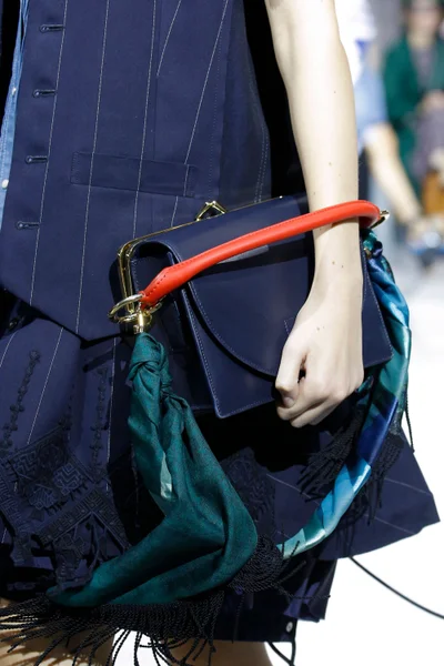 Look 29